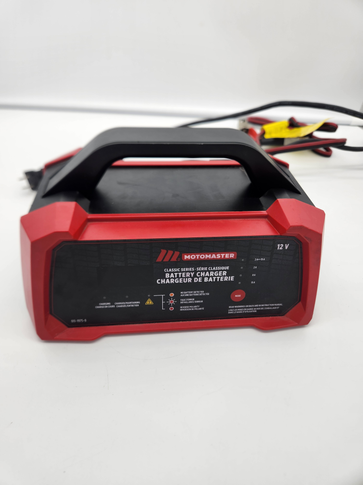 Motomaster Classic Series 12V Battery Charger