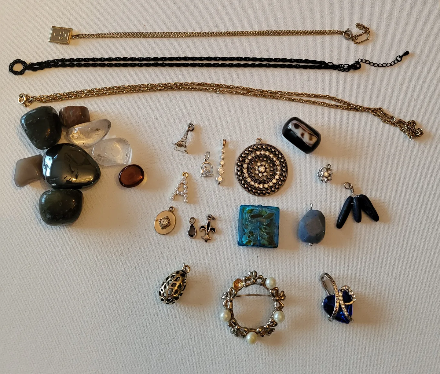 Bulk Lot of Pendants, Charms, and Necklaces thumbnail