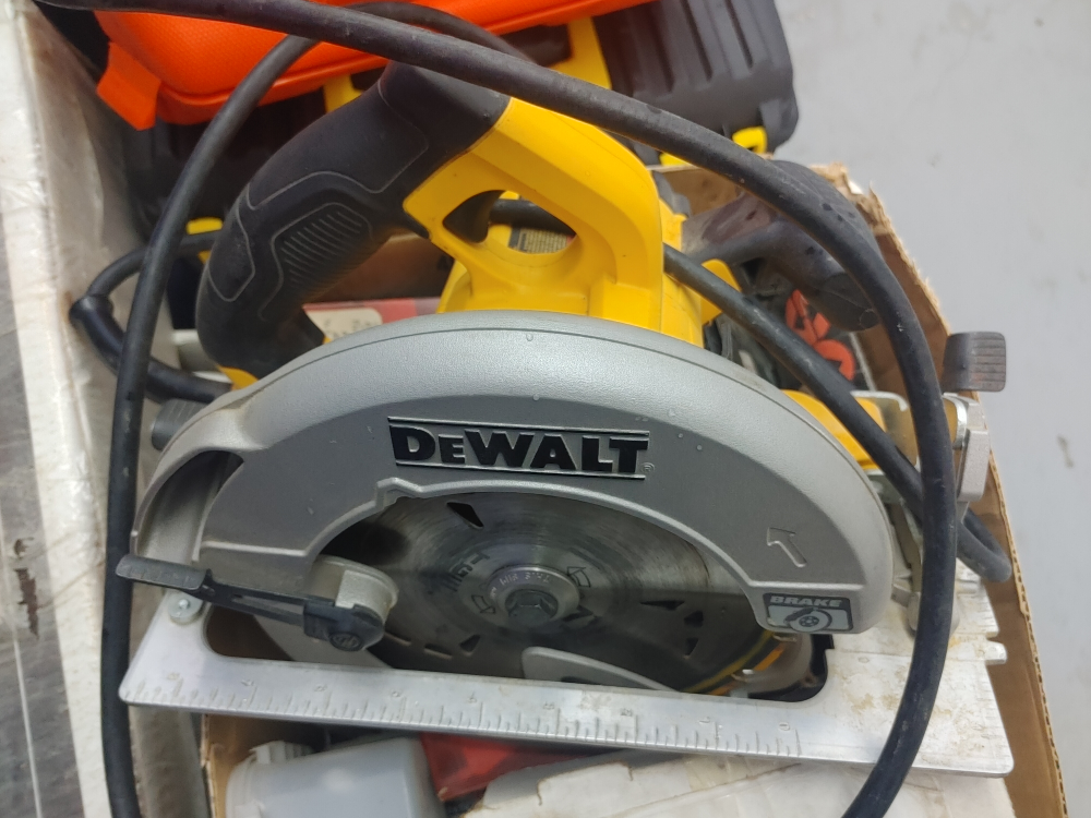 Black & Decker Dragster Belt Sander & Dewalt Circular Saw