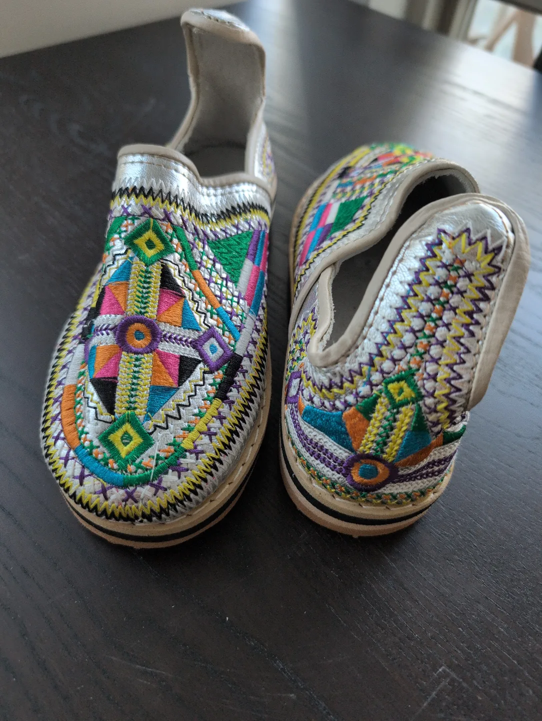 BRAND NEW - Embroidered Moroccan Babouches Slippers image indicator(3)