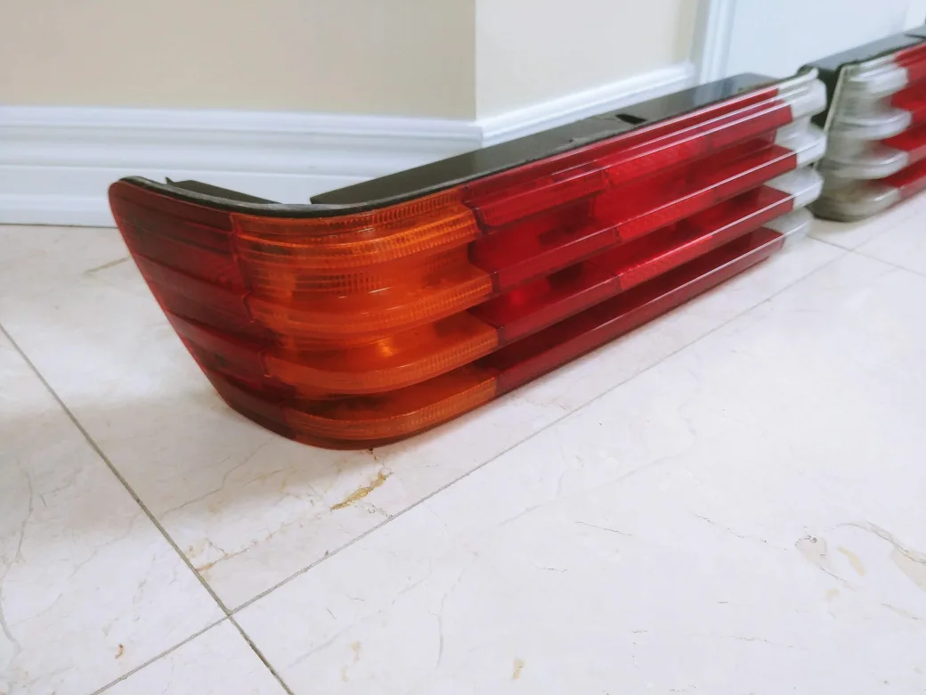 W116 Mercedes Benz OEM  tail lights image indicator(2)
