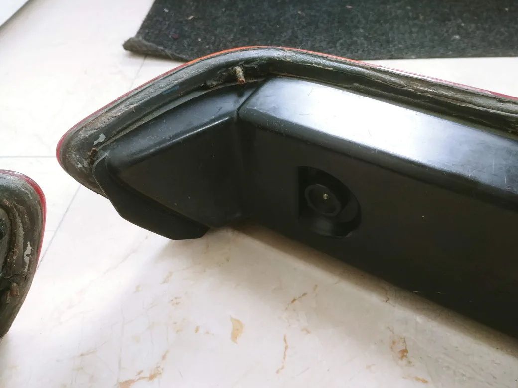 W116 Mercedes Benz OEM  tail lights image indicator(8)