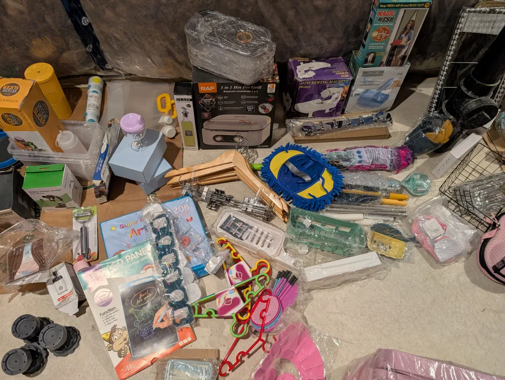 Bulk Lot of Assorted Home Goods and Kitchenware image indicator(4)