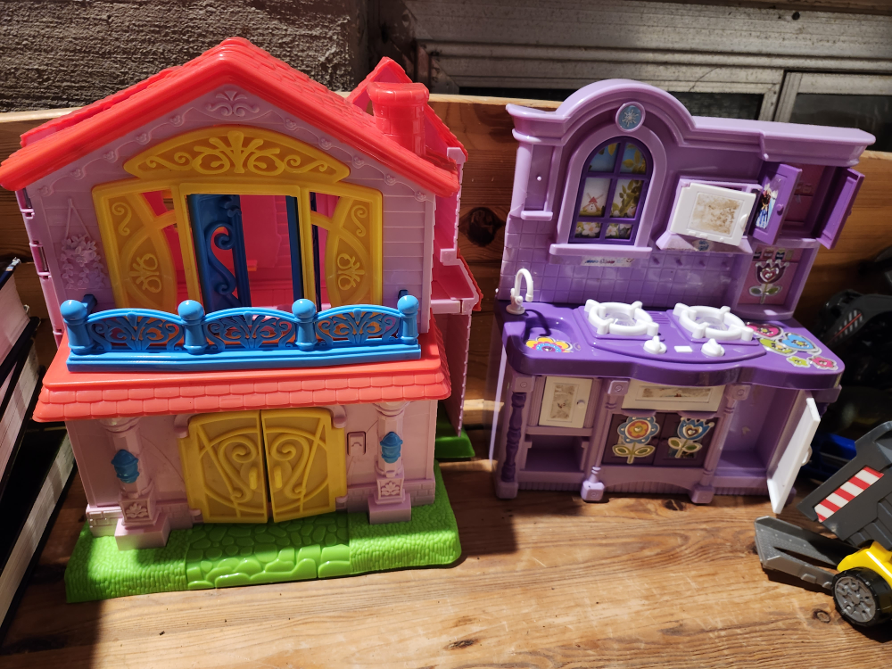 Small dollhouse: Playhouse, Kitchen, Vehicles & Peppa Pig Ball - photo 2