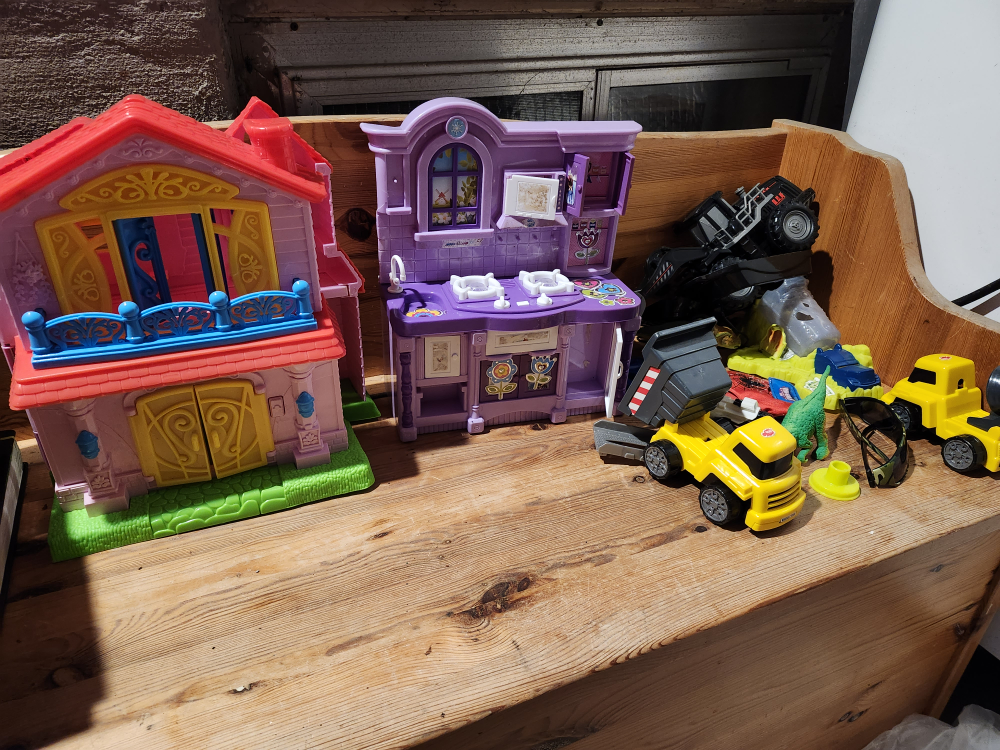 Small dollhouse: Playhouse, Kitchen, Vehicles & Peppa Pig Ball - photo 3