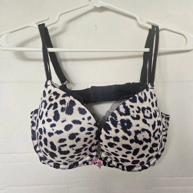 Victoria’s Secret Very Sexy Push Up Bra 34D Leopard Print thumbnail