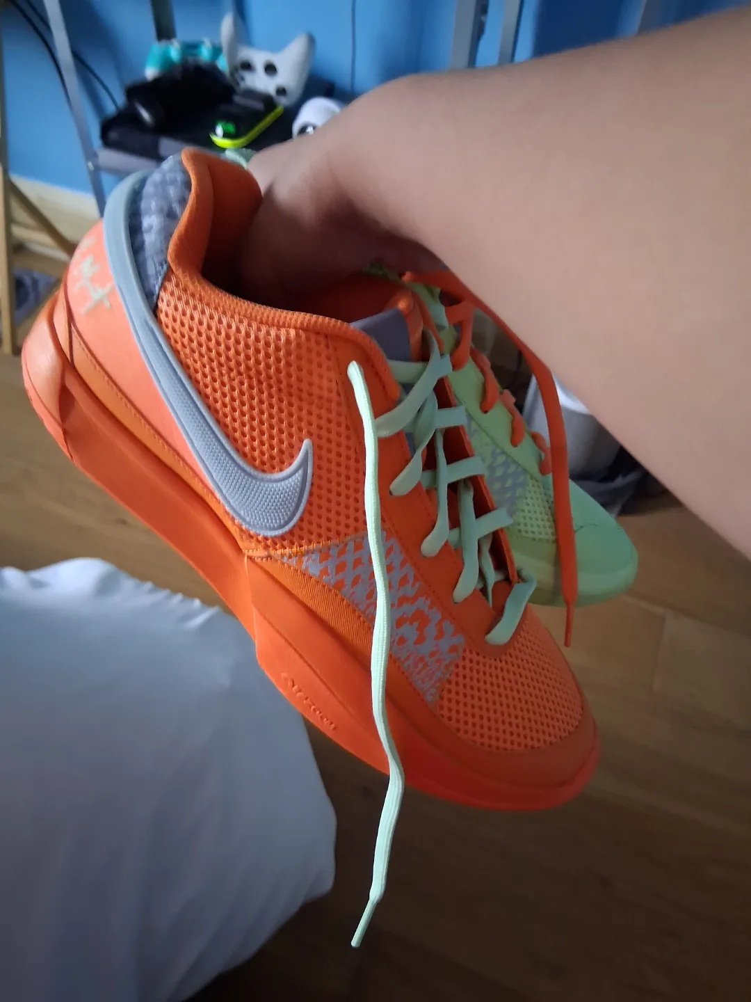 Nike ja 1 mismatched image indicator(2)