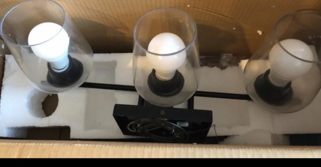 5 Light Fixtures - Variety of Styles and Colours image indicator(3)