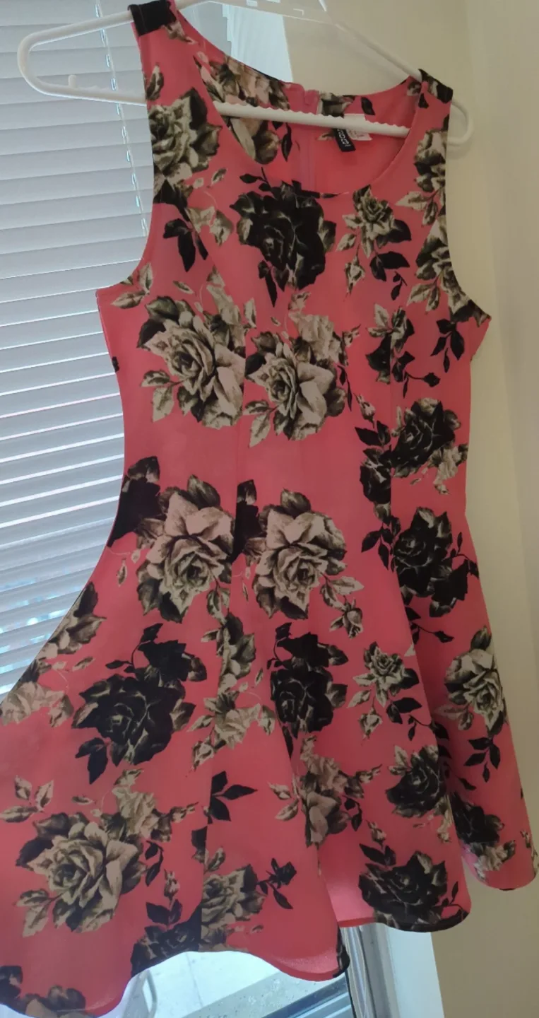 H&M Pink floral skater dress image indicator(2)