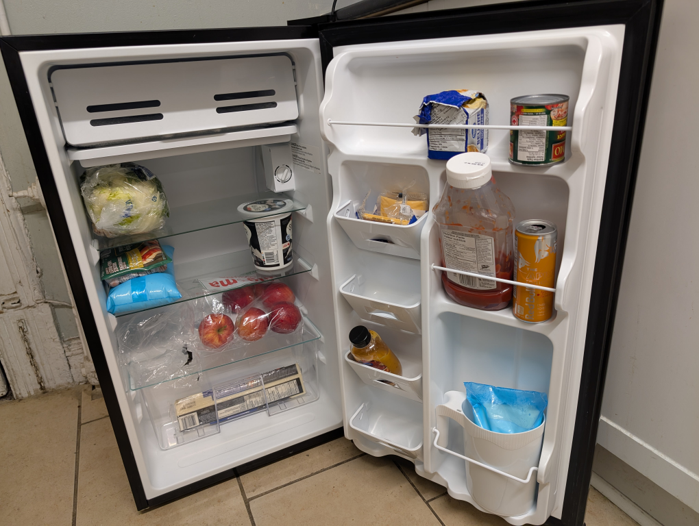 3.3 Cu single door mini fridge