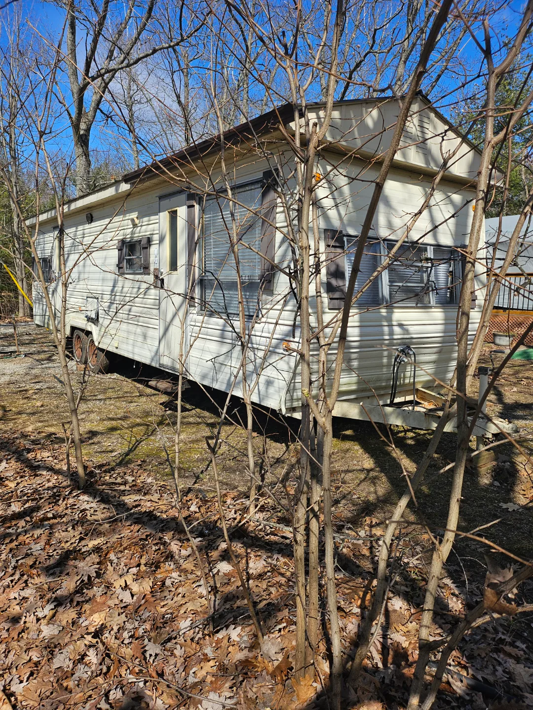 30 ft trailer with roof good condition no rot perfect image indicator(9)