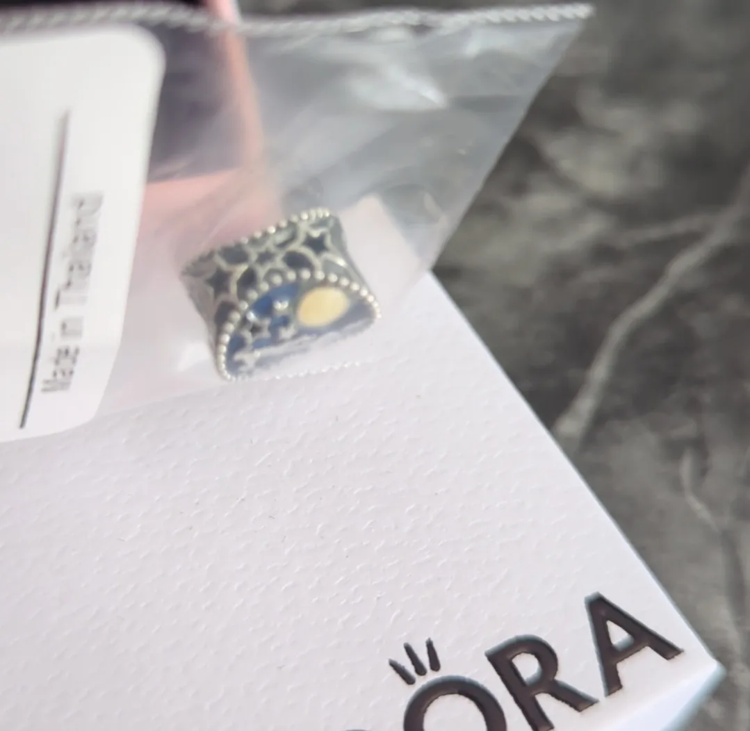 Pandora Santa Reindeer Charm brand new image indicator(8)