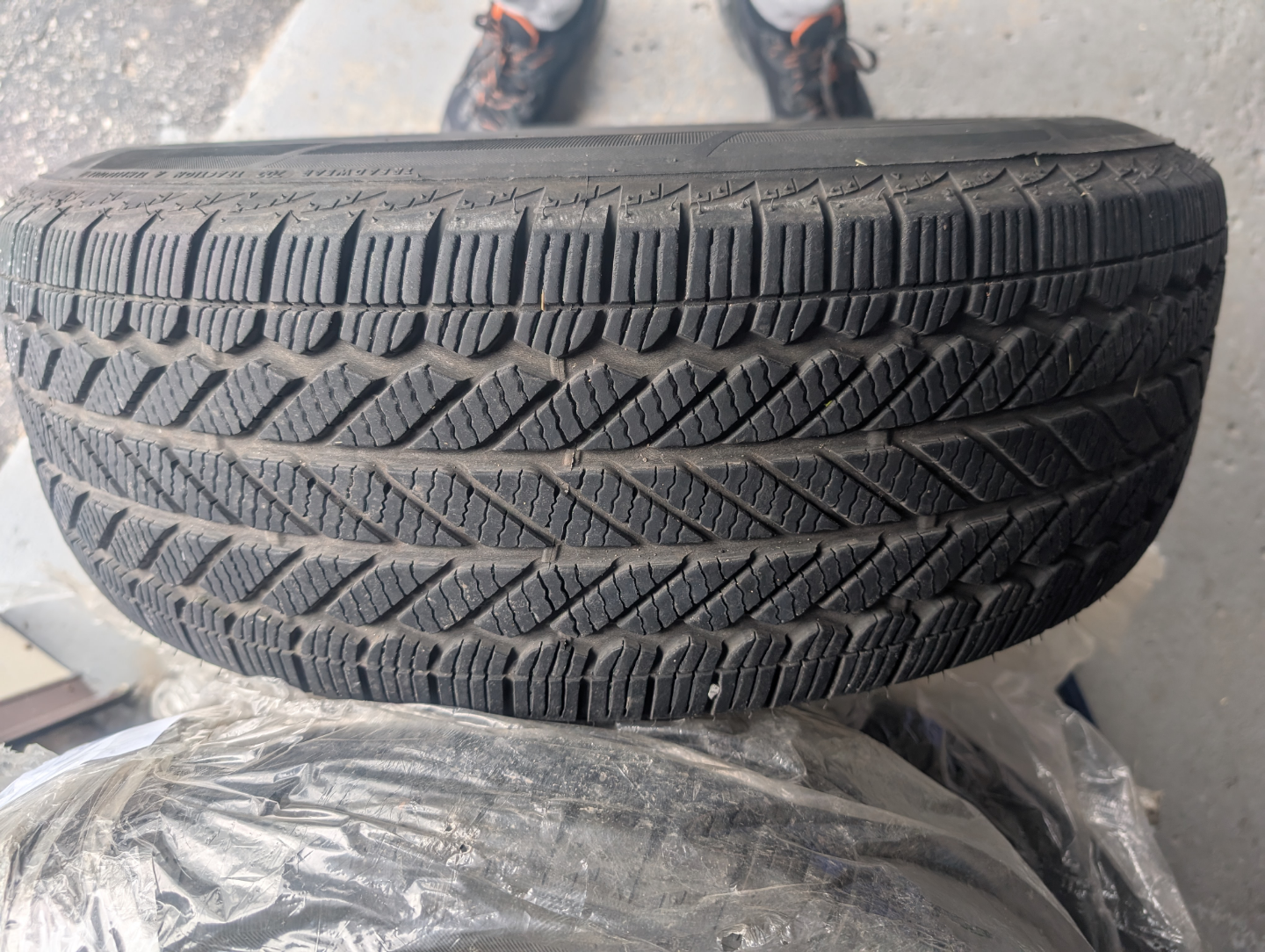 Bridgestone Blizzak WS80 Winter Tires on Hyundai Alloy Rims