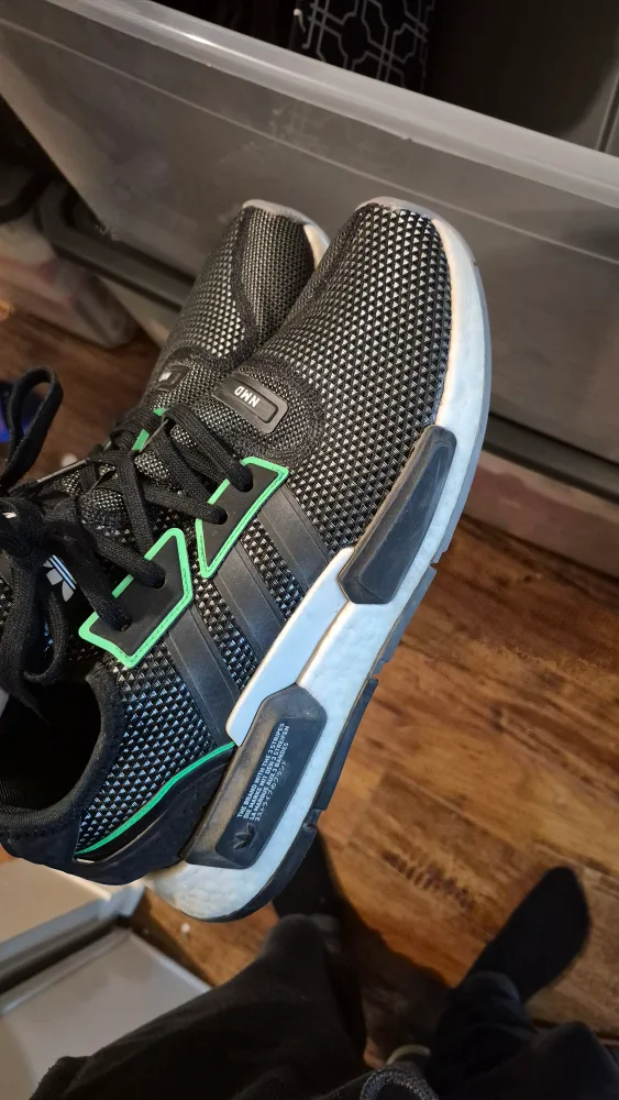 Adidas Shoes - Size 10.5 image indicator(2)