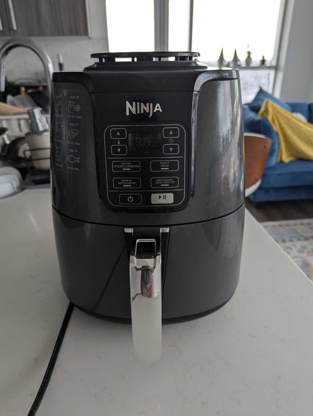 Ninja AF101 Air Fryer - MOVE OUT SALE!
