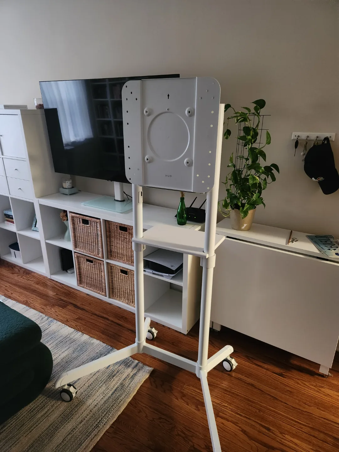 VIVO Mobile Portrait to Landscape Mobile TV Stand image indicator(5)