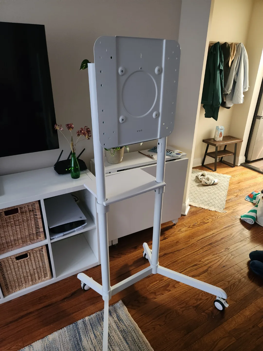 VIVO Mobile Portrait to Landscape Mobile TV Stand image indicator(6)