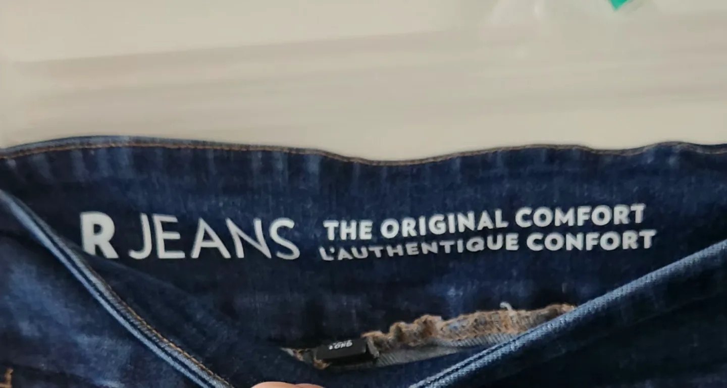 Women's Dark Wash Pull-On Jeans image indicator(7)