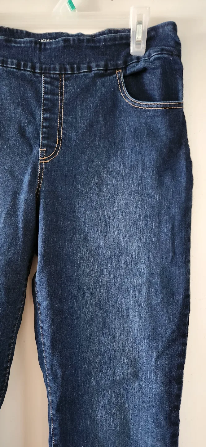 Women's Dark Wash Pull-On Jeans image indicator(4)