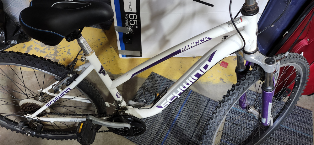 Schwinn Ranger 26" Women's Mountain Bike