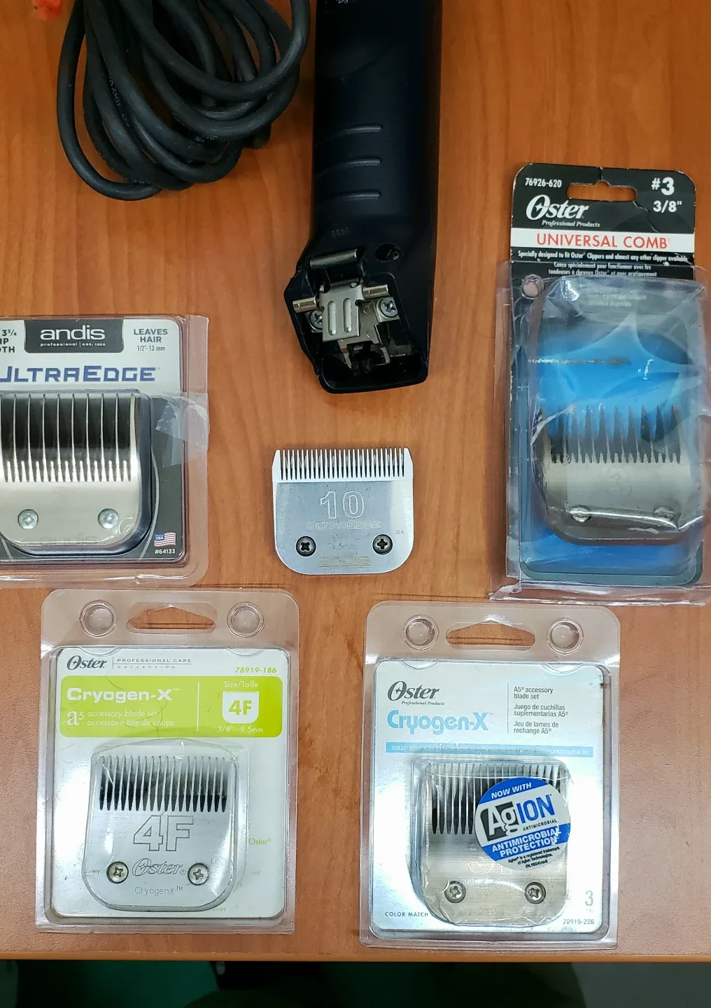 Andis AGC 2-Speed Pet Grooming Clipper with 5 Blades thumbnail
