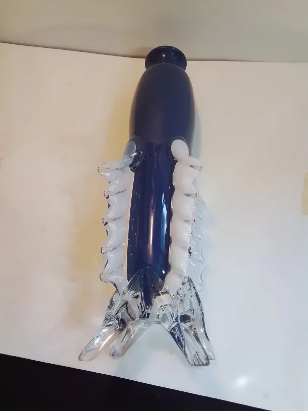 Unique Blue and White Glass Vase💚 image indicator(4)