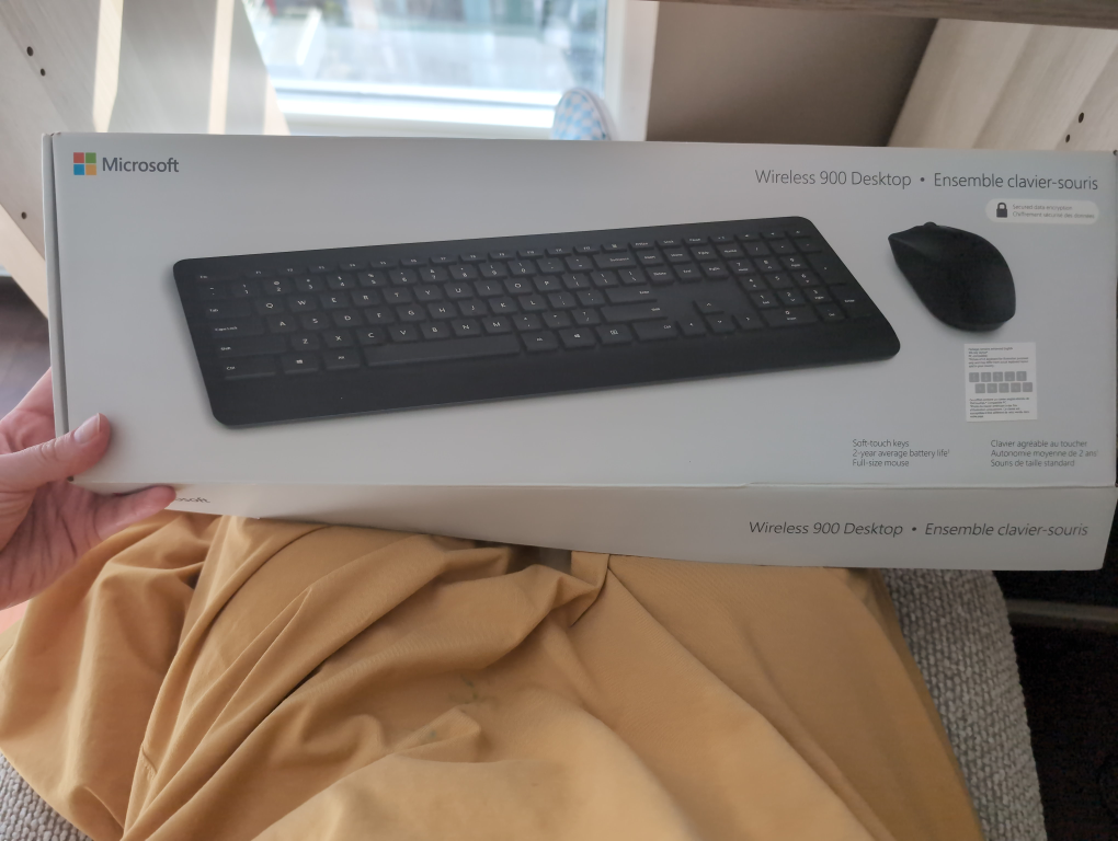 Microsoft Wireless Desktop 900 Keyboard and Mouse Set