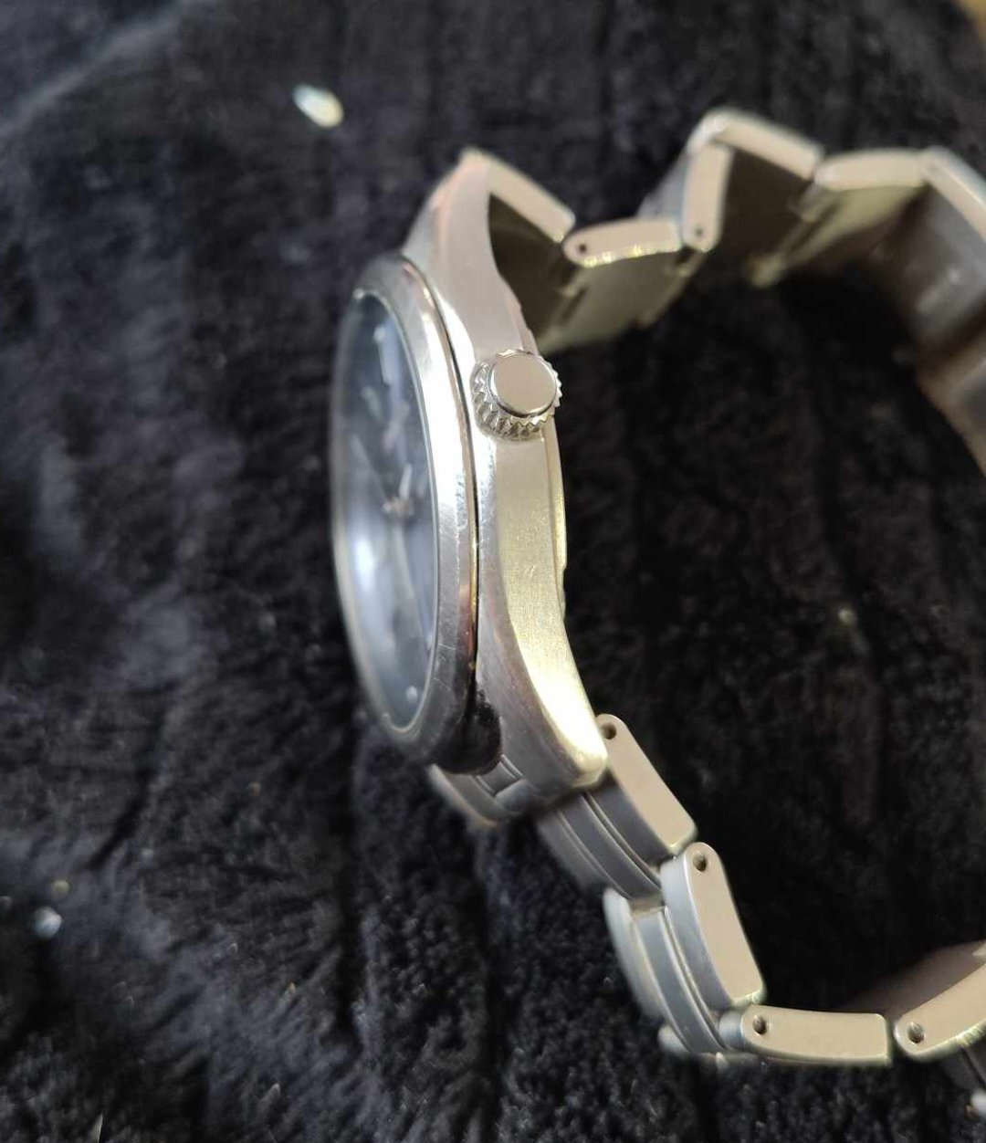 Seiko Men's Titanium Watch - photo 2