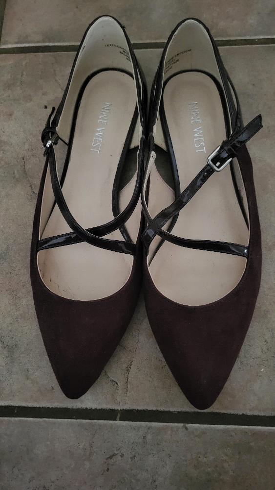 Nine West Women's Burgundy Pointed-Toe Flats Size 7.5