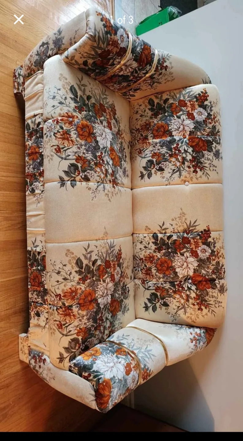 Vintage Floral Sofa image indicator(2)