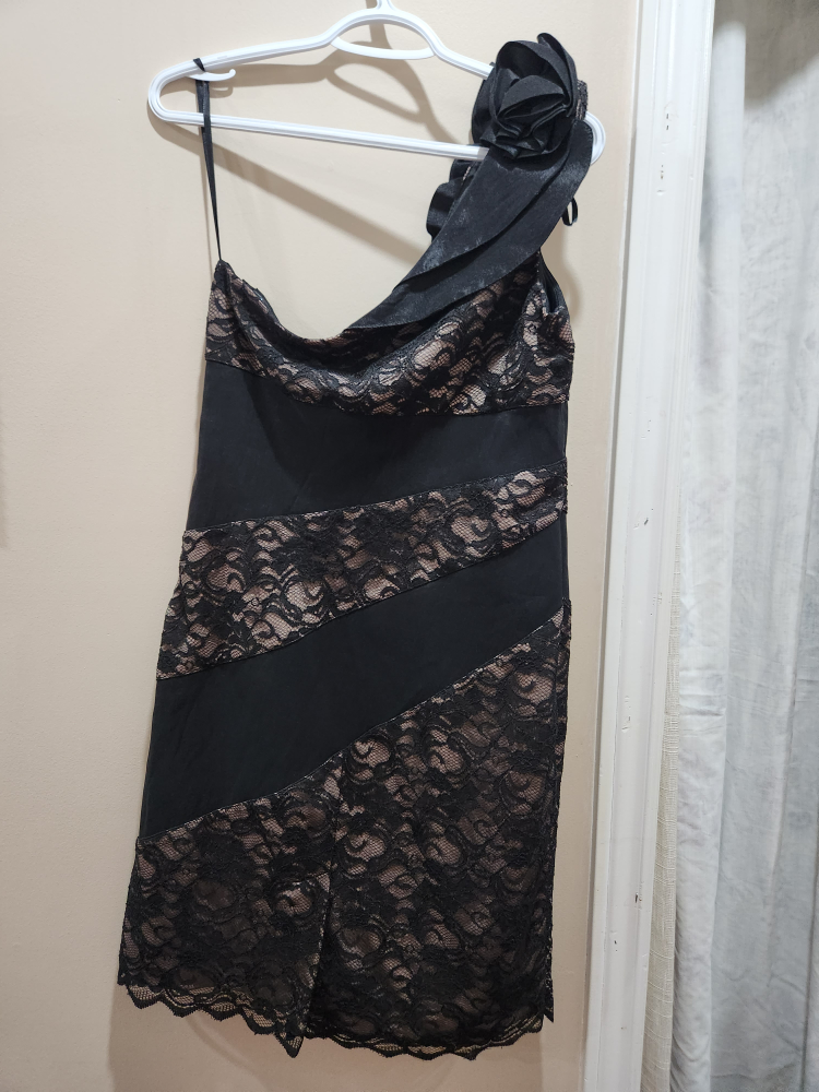 Elegant One-Shoulder Lace Cocktail Dress - photo 2