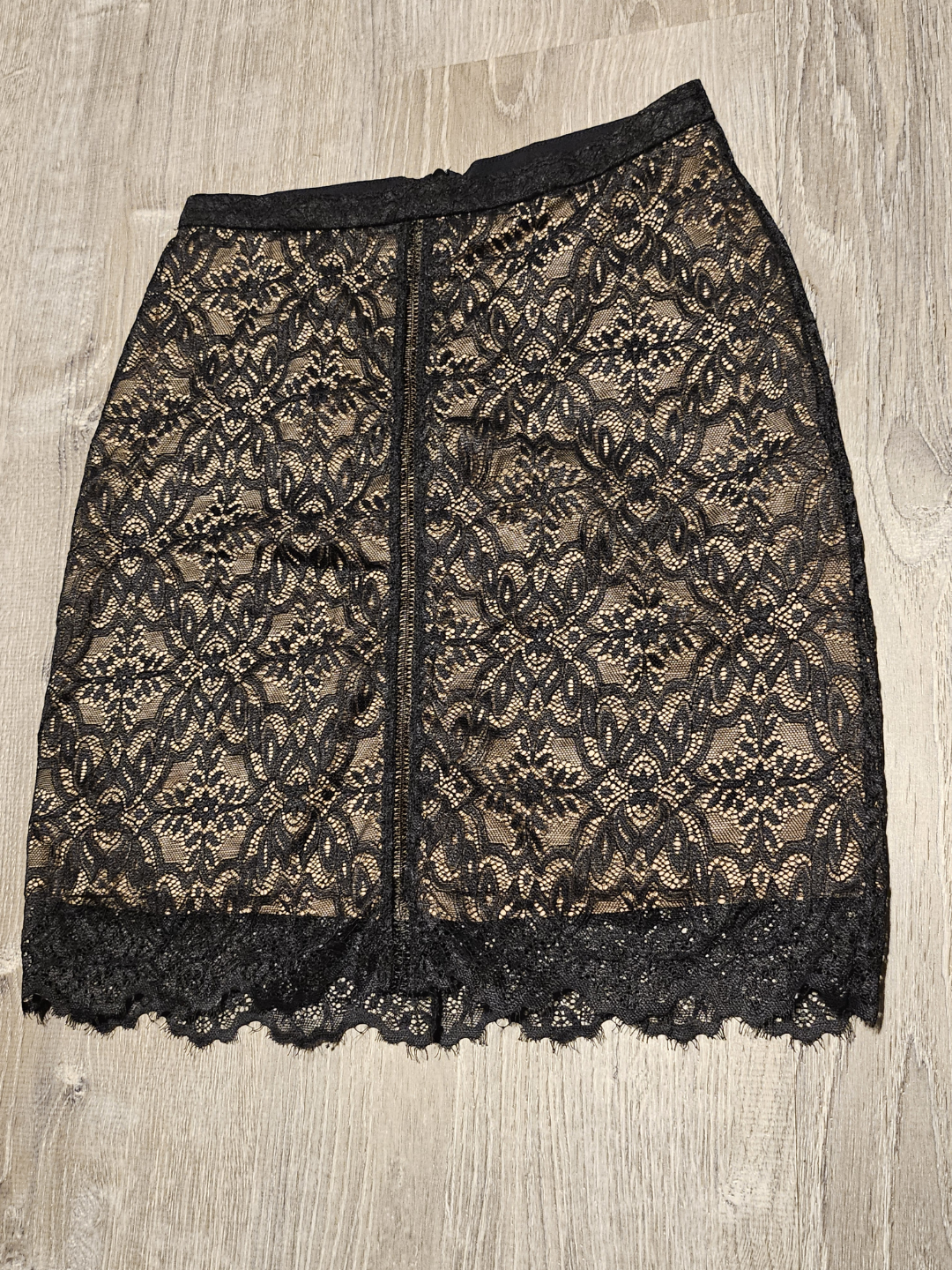Wilfred Free Lace Mini Skirt