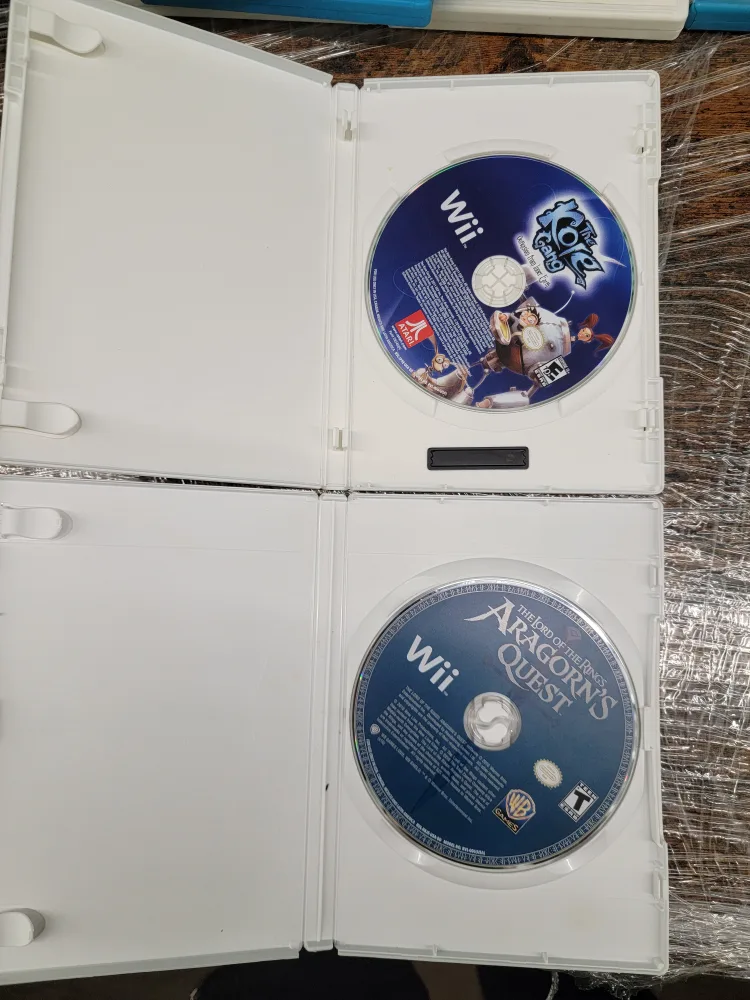 Lot of 11 Wii and Wii U Games image indicator(3)