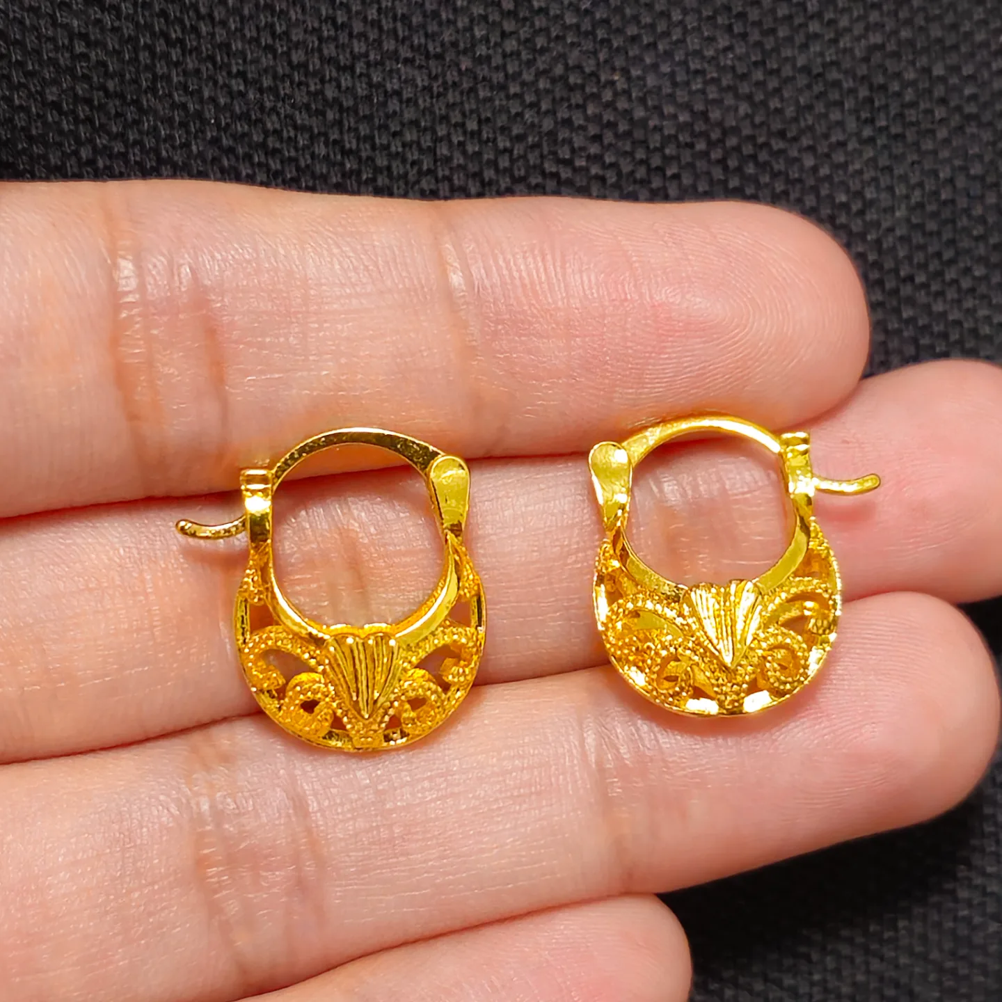Gold Plated Filigree Hoop Earrings image indicator(2)