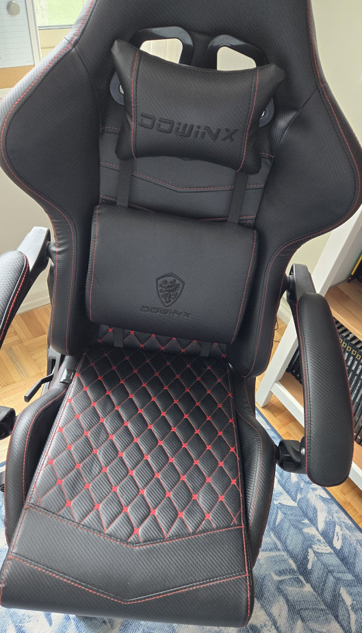 Dowinx Gaming Chair - Black and Red 💚