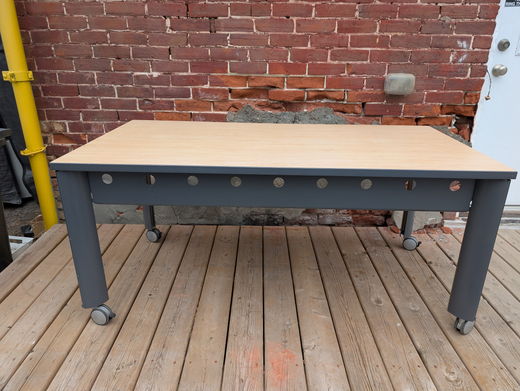 Mobile Table with adjustable legs, free delivery - photo 3