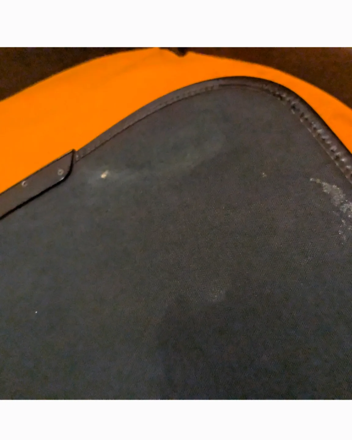 Louis Vuitton Damier Graphite Messenger Bag image indicator(4)