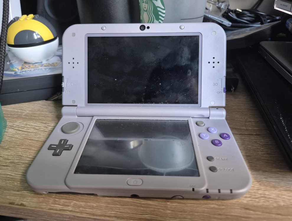 Nintendo Super Nintendo 3DS XL - photo 2