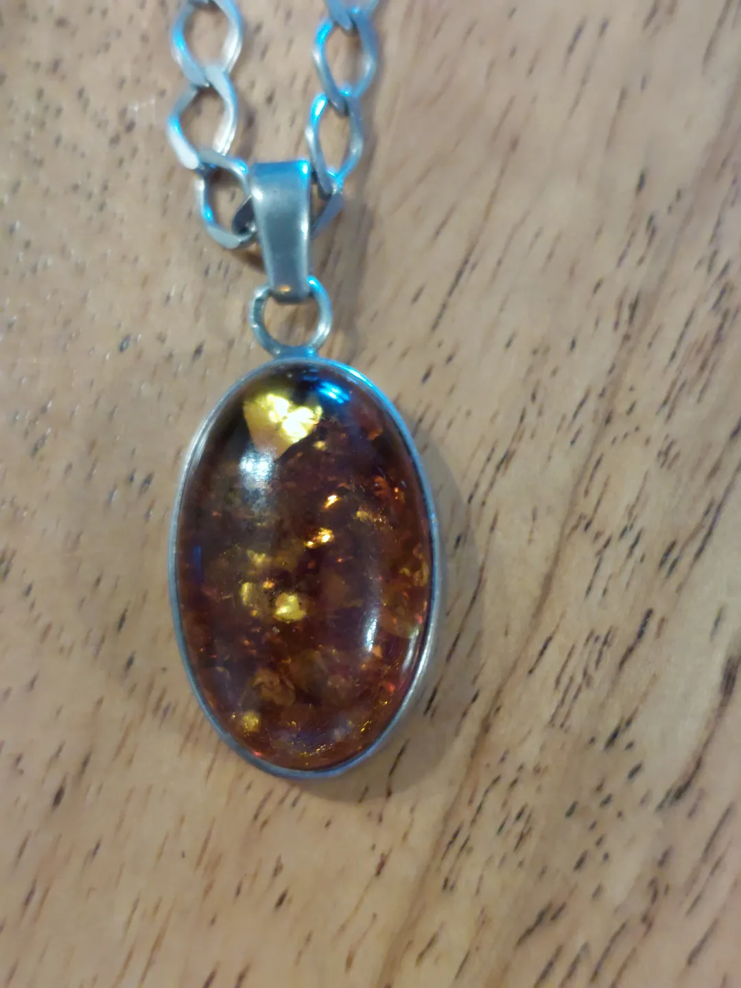 Amber Pendant Necklace image indicator(2)