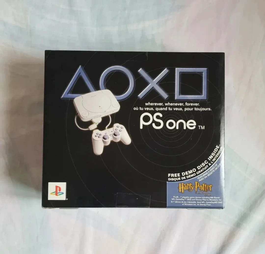 Sony Playstation 1 + Crash Games image indicator(4)