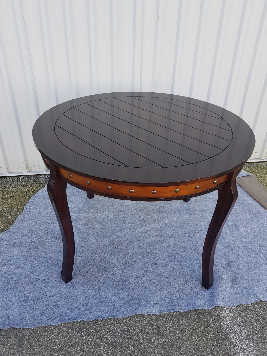 Round Wooden dining Table with Turned Legs - photo 5