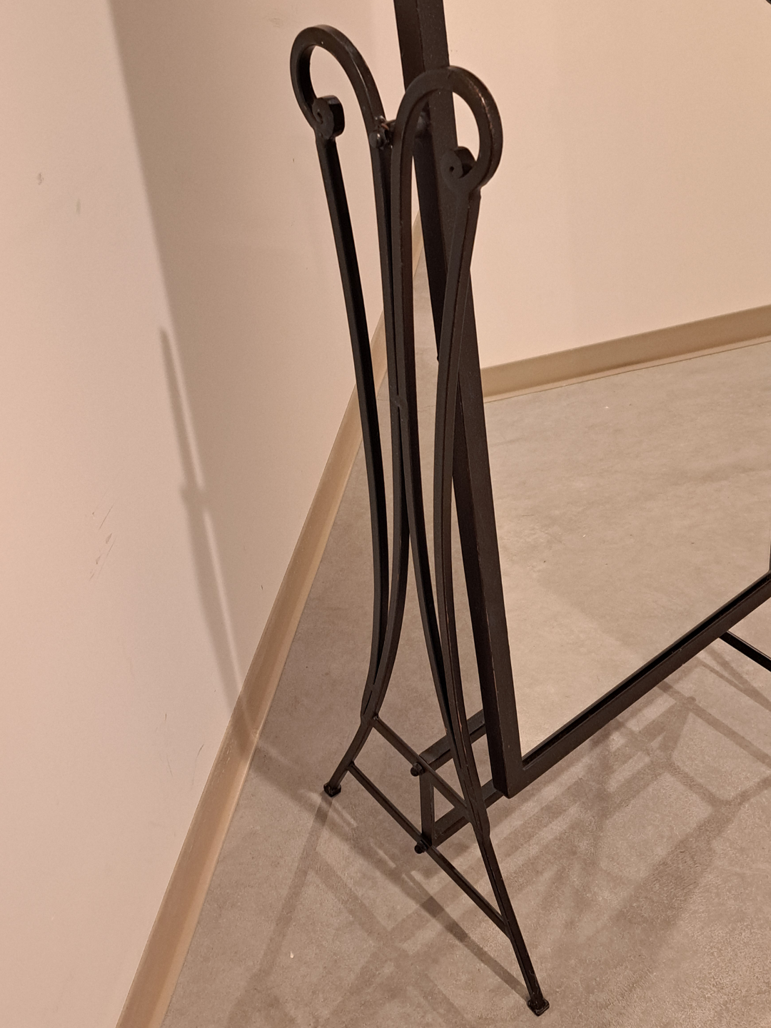 Metal standing mirror - photo 3