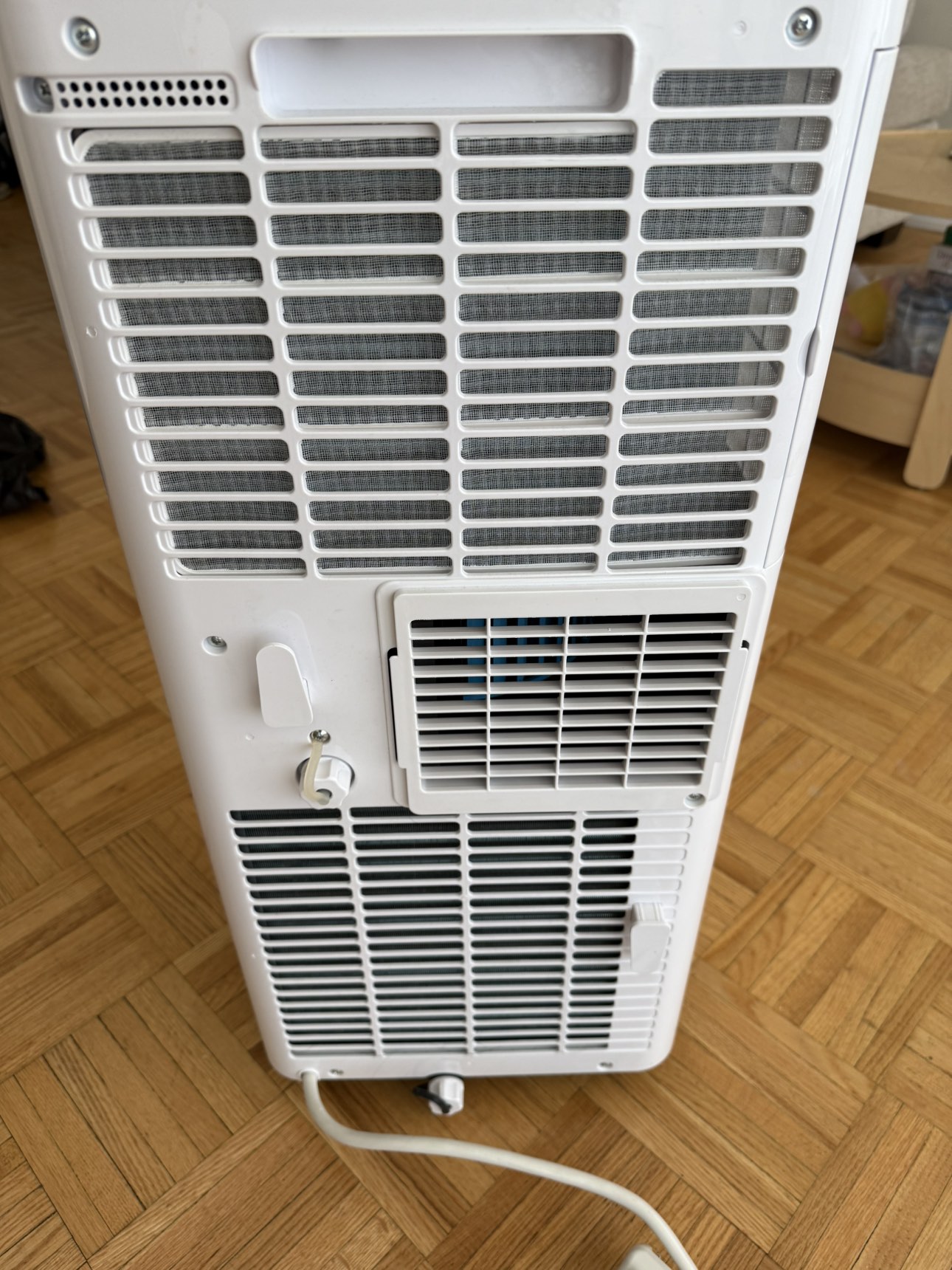 Insignia Portable Air Condition - photo 3