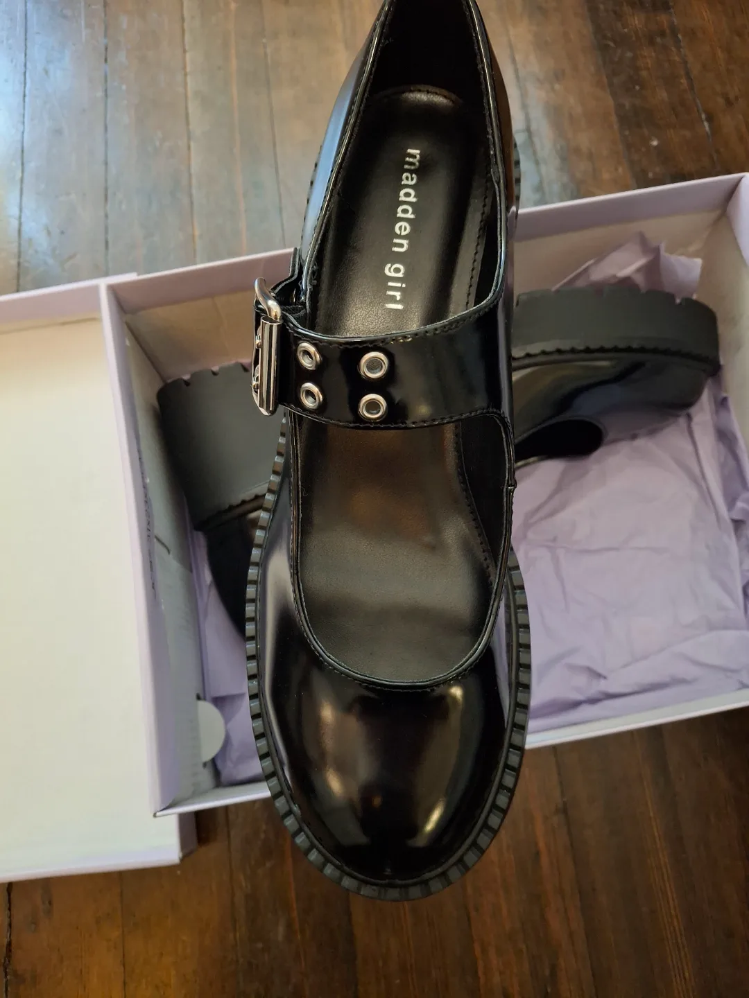 Mary Jane's size 10 new image indicator(2)