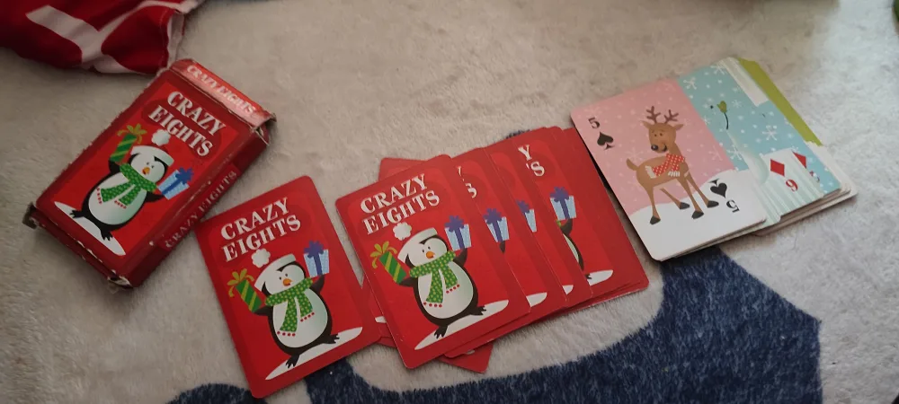 Crazy Eights Holiday Penguin Playing Cards thumbnail
