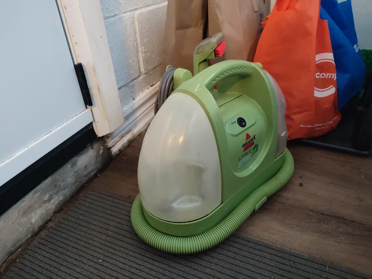 Bissell Little Green Portable Carpet Cleaner 💚 image indicator(2)