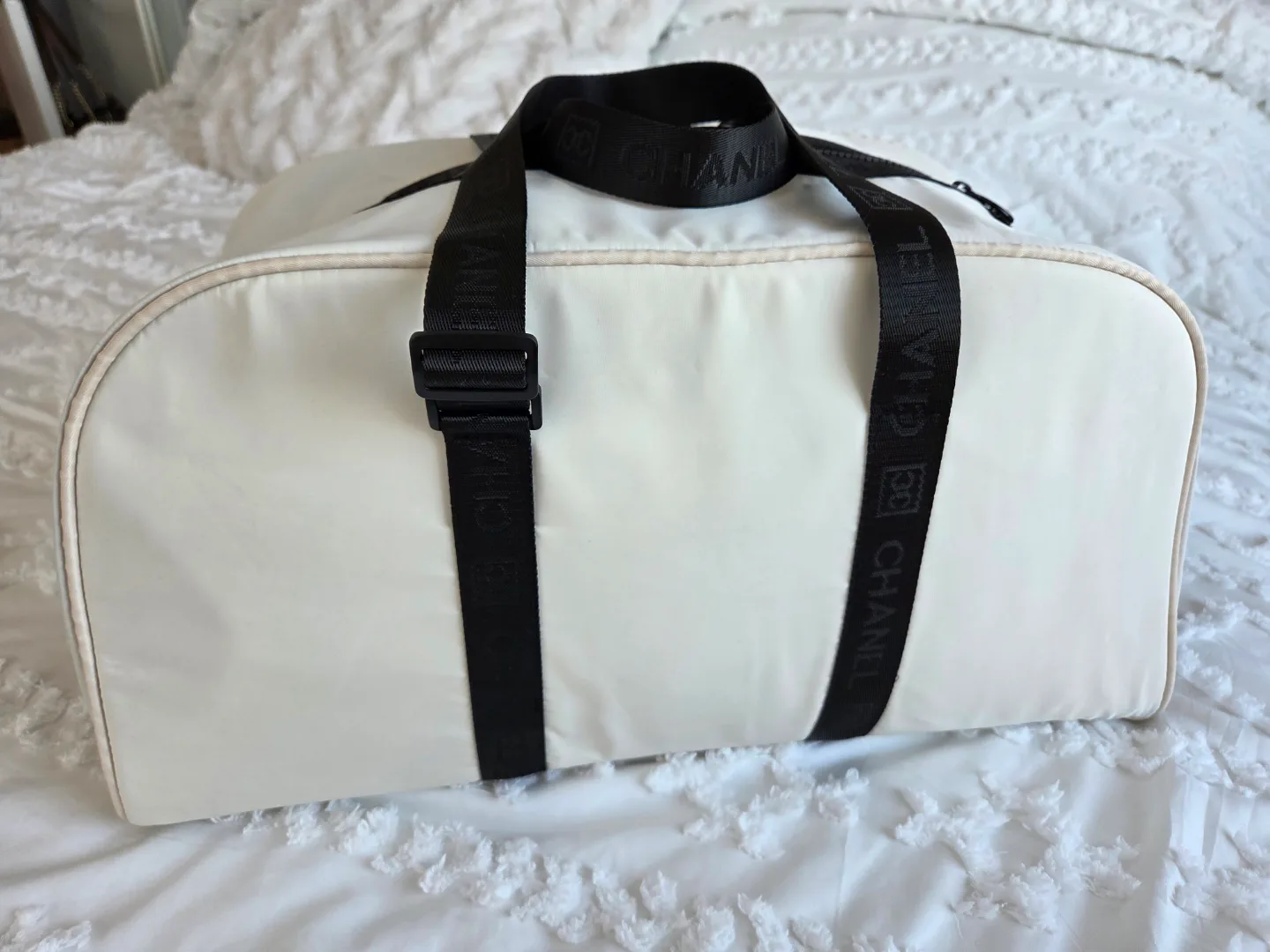 Chanel Off-White Travel Bag image indicator(6)