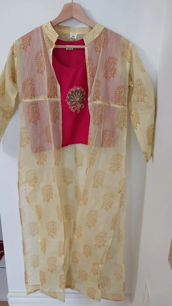 BRAND NEW Women's 3pc: Yellow Kurta, Pink Crop Top & Pant 💚 image indicator(2)