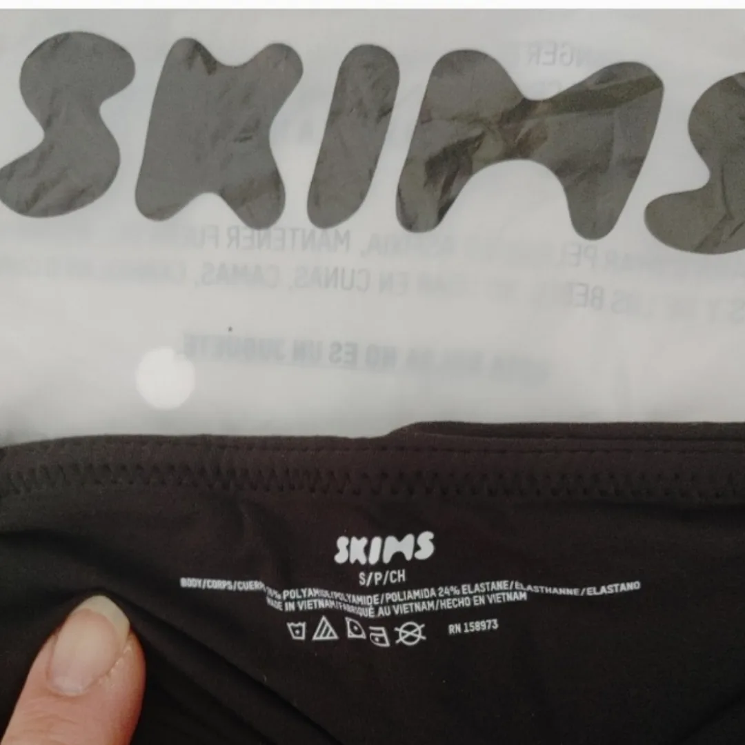 SKIMS Fits Everybody Cropped Cami image indicator(6)