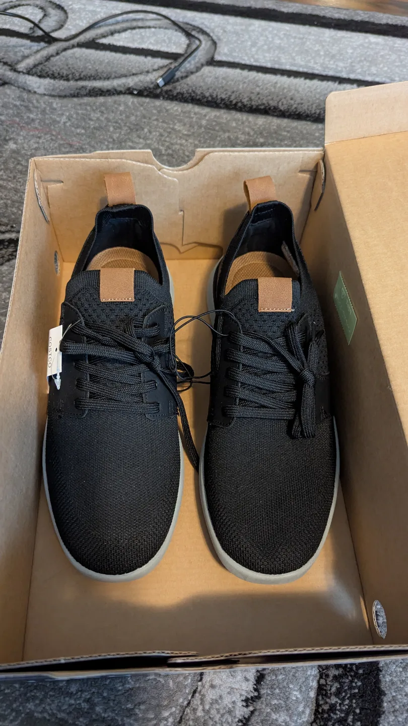 IZOD Men's Size 8 Black Memory Foam Bannister Sneakers thumbnail